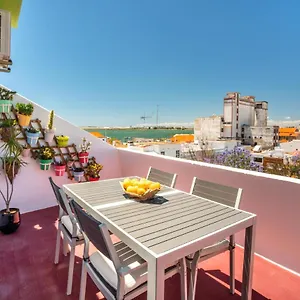 Dreamers Duplex With Seaview Apartment